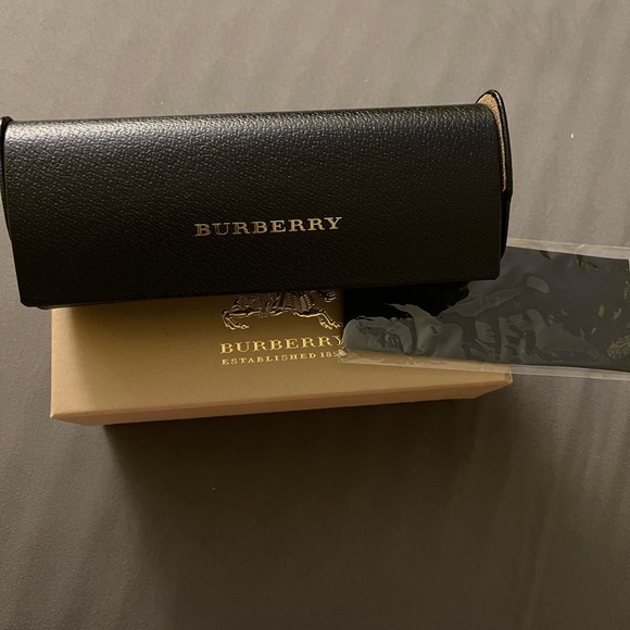 Burberry sunglasses main image 6